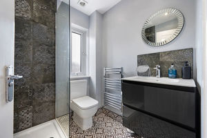 En-Suite- click for photo gallery